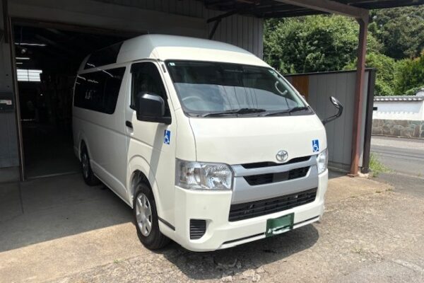 【タクシーメーター】ハイエースへタクシーメーターを施工しました