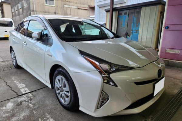 【自動ドア】ZVW50プリウスに自動ドア（レバー式）を施工しました