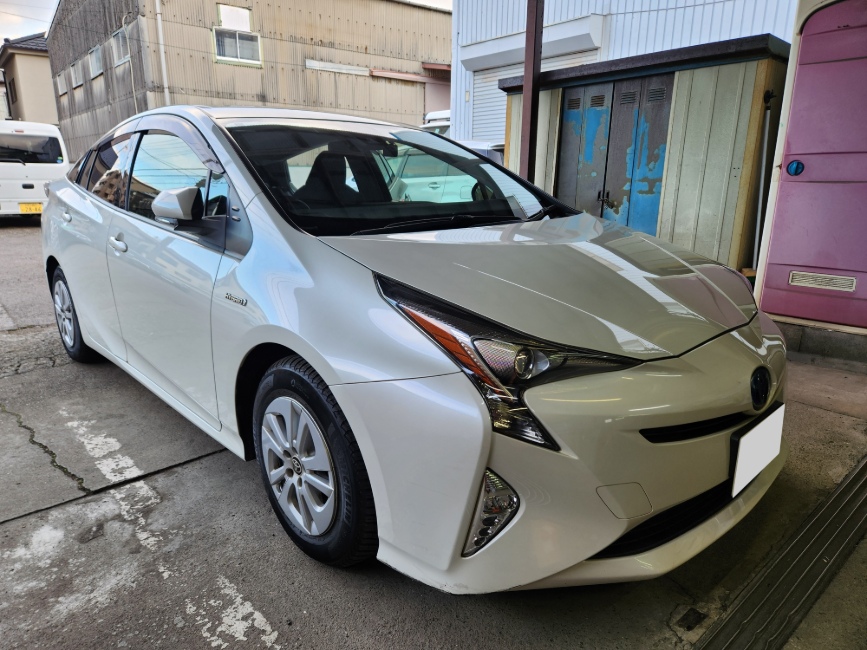 【自動ドア】ZVW50プリウスに自動ドア（レバー式）を施工しました